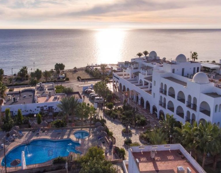 Atardeceres mágicos junto al mar en Mojácar Playa