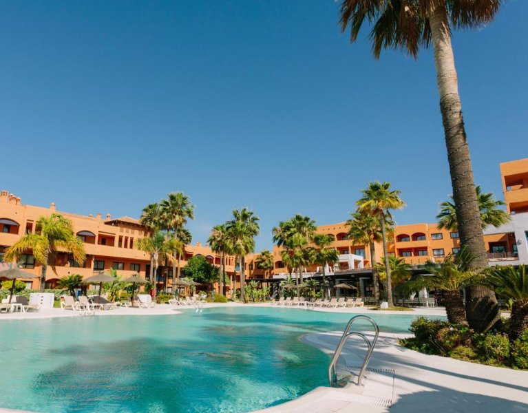 Tu primera hamaca del año te espera en el jardín de la Costa del Sol