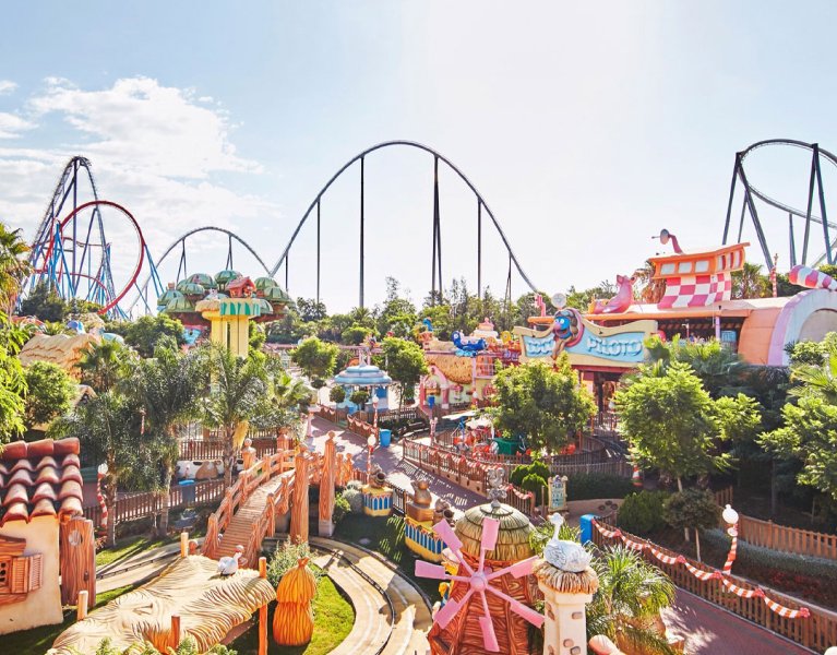 Vive la emoción en PortAventura® World: experiencia 4* en Salou