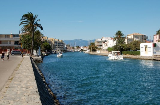 Empuriabrava: la pequeña Venecia de Cataluña - Destino