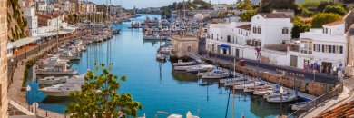 Menorca en apartamento: calma mediterránea y libertad junto al mar