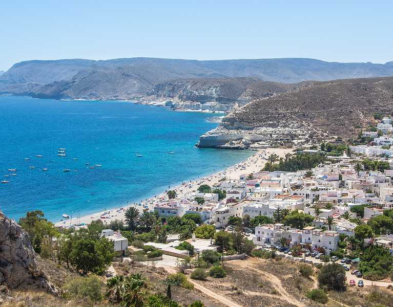 La joya blanca de Almería: Mojácar en Aparthotel 4*