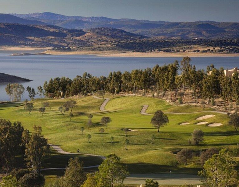 Estas vacaciones, ¡resort 4* en una isla privada en Cáceres!