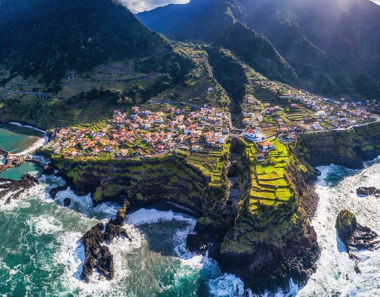 Déjate llevar por Madeira: la isla que conquista con su naturaleza