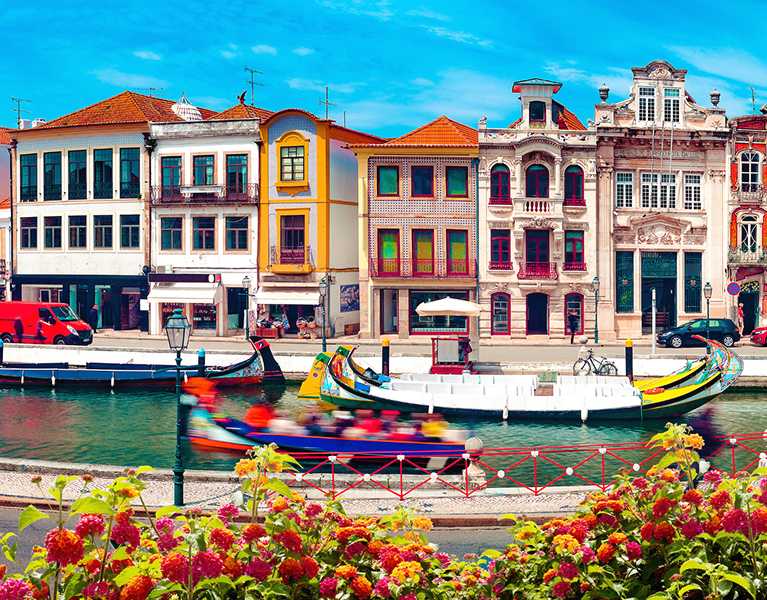La magia de Aveiro: sus canales y casas de colores te esperan