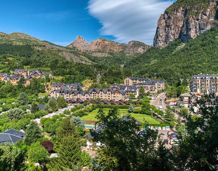 Respira la naturaleza del Pirineo Aragonés alojado en apartamentos