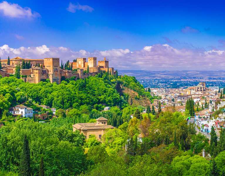 Granada entre tapas y esencia andaluza en hotel 4*