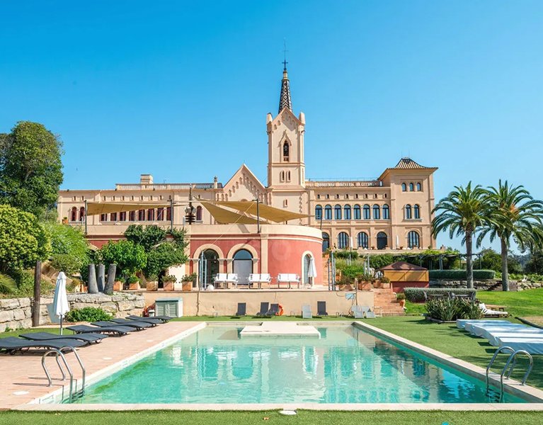 Exclusividad 5* en un refugio modernista de la Costa Brava