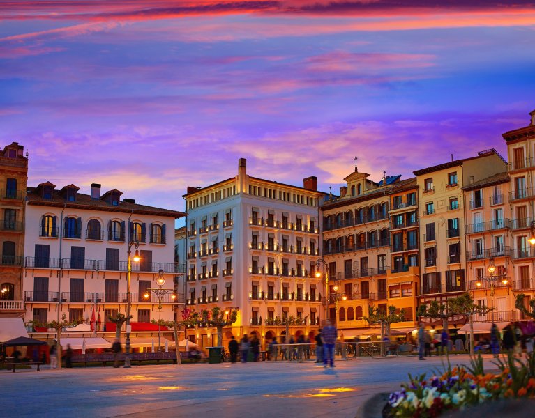 Pamplona a tu ritmo: vive la historia y desconecta en su spa