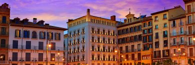 Pamplona a tu ritmo: vive la historia y desconecta en su spa