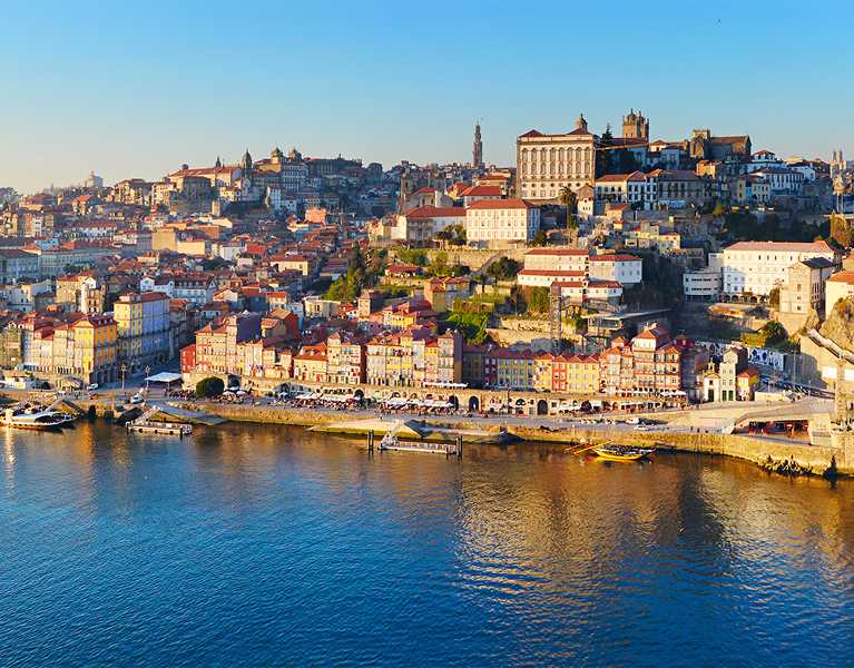 Descubre Oporto en hotel 4* con cata de vinos y crucero