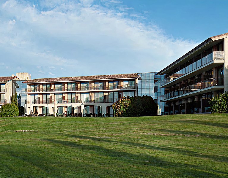 ¡Escapada slow travel con spa en Santa Coloma de Farners en hotel 4*!