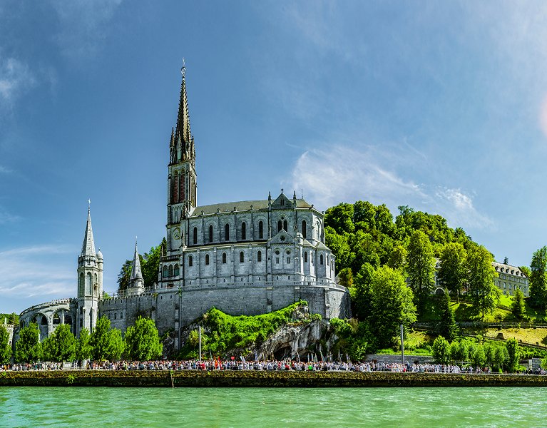 ¿Buscas un plan en familia para este verano? Descubre el Pirineo francés en Lourdes
