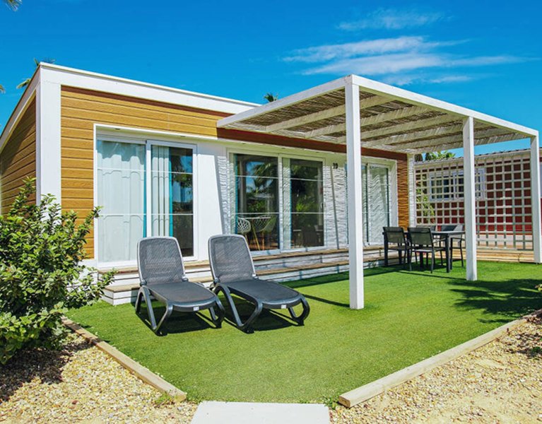 ¡Una primavera en la Costa Blanca! Camping resort 4*