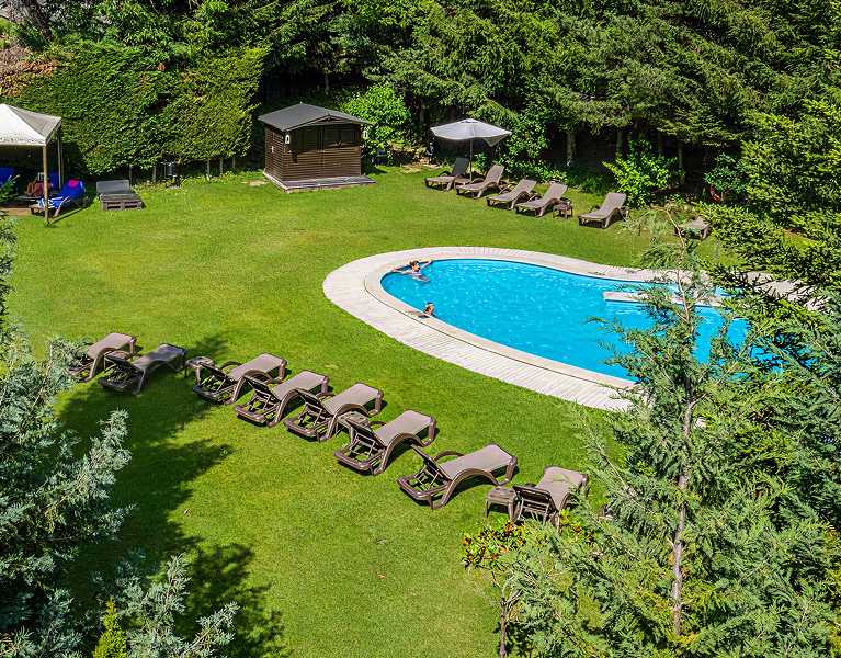 Disfruta Andorra en familia con hotel 4* superior con spa ¡1er niño gratis!