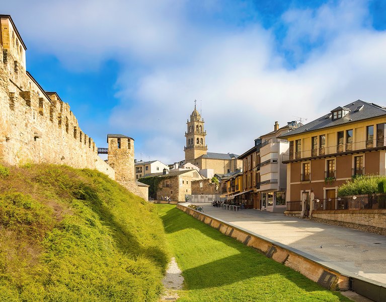 Especial Puente de Mayo en un hotel Medieval 4*  