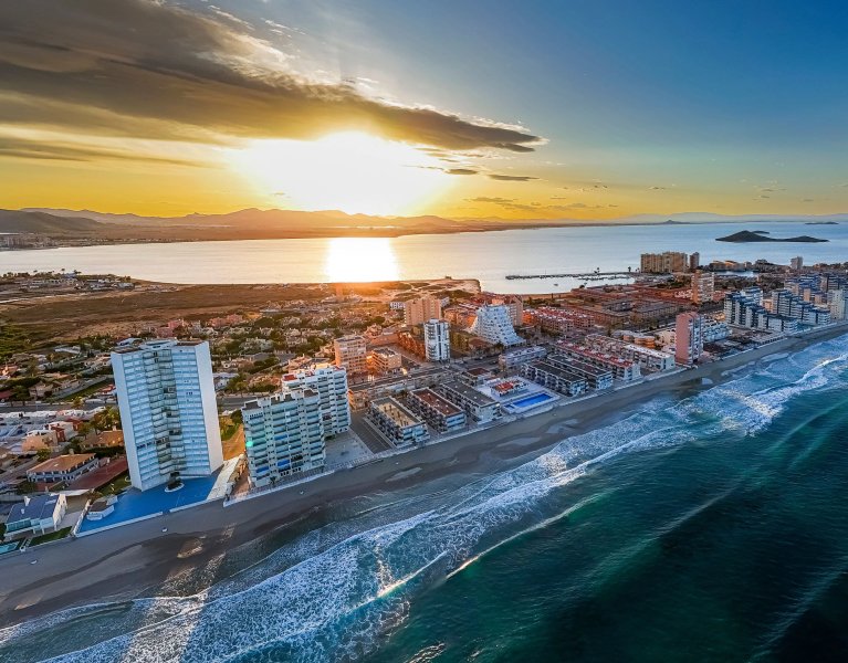 Sol y playa en La Manga del Mar Menor