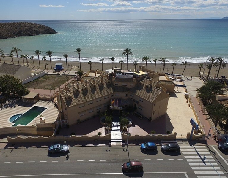Mazarrón te espera en primera línea de playa ¡1er niño GRATIS!