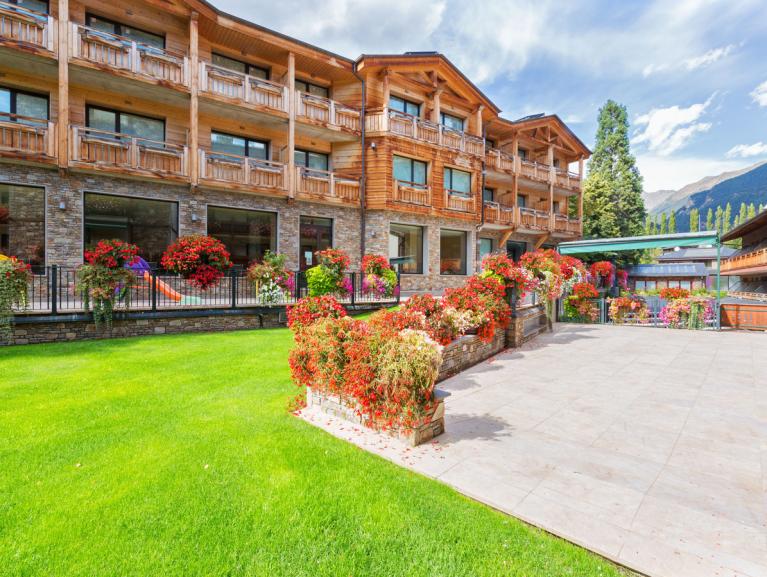 Conoce Andorra en hotel 4* rústico y con encanto