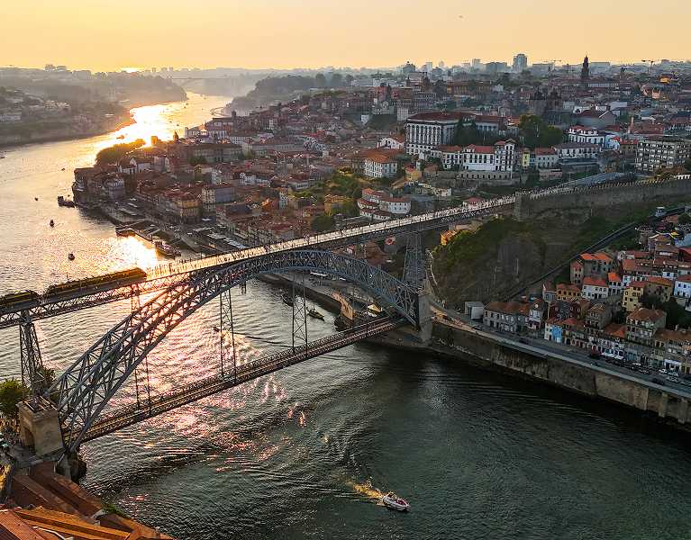 Oporto a tu ritmo con crucero por el Duero y cata de vinos