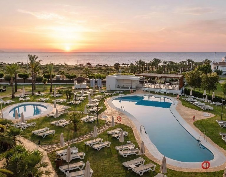 Palacio 4* Adults Only con encanto en Mojácar, ¿te vienes?