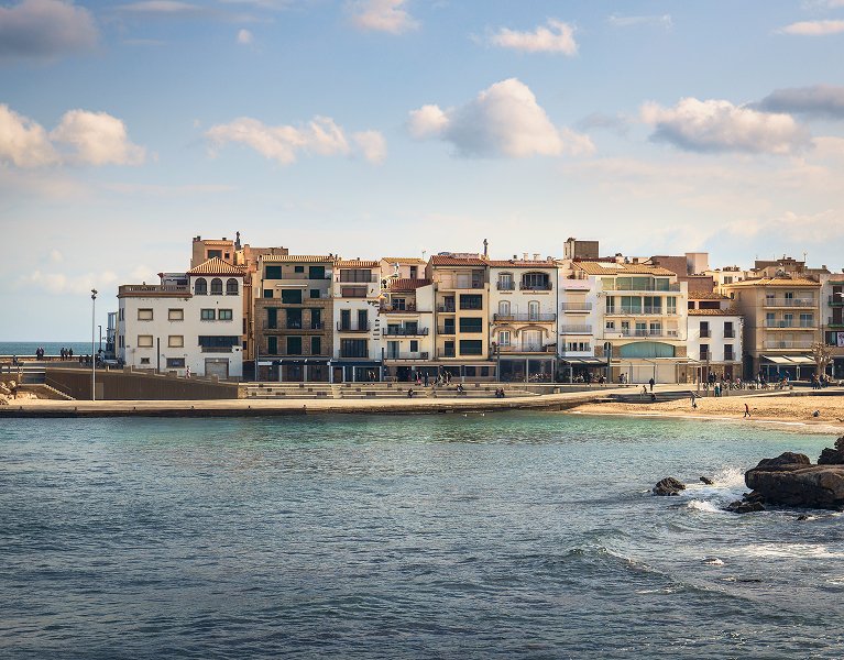 Escápate a L’Escala: mar, calma y sabor mediterráneo 