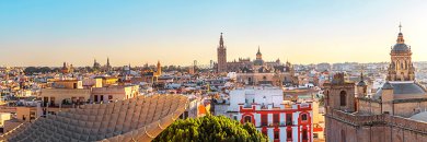 Sevilla tiene un color especial: apartamento céntrico y planazo asegurado