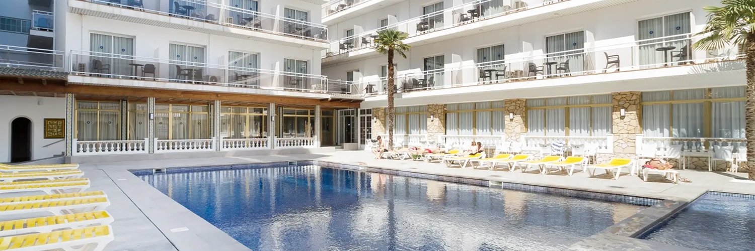 ¡Un verano en Malgrat! Hotel en primera línea de playa