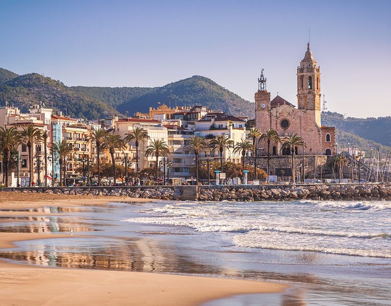 Este junio disfruta de Sitges en hotel 4* con desayunos
