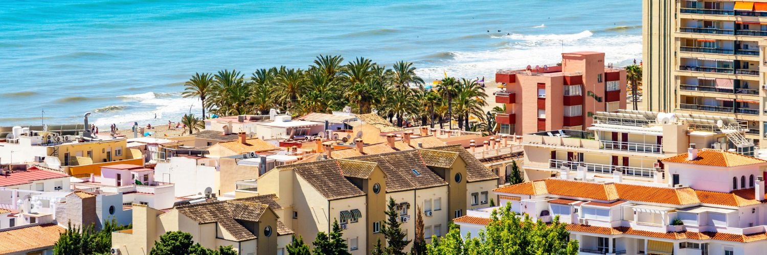 Arena dorada, espetos y atardeceres: vive Torremolinos