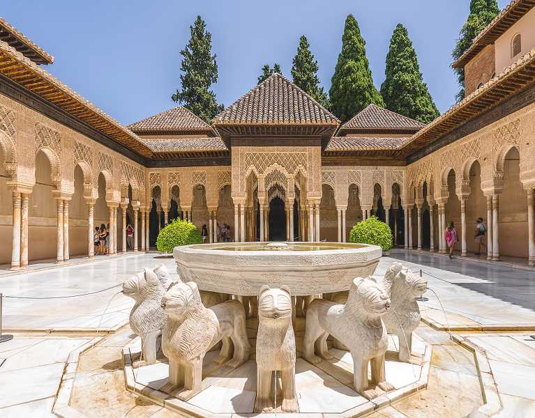 Escápate a Granada, la ciudad escogida más bonita de España