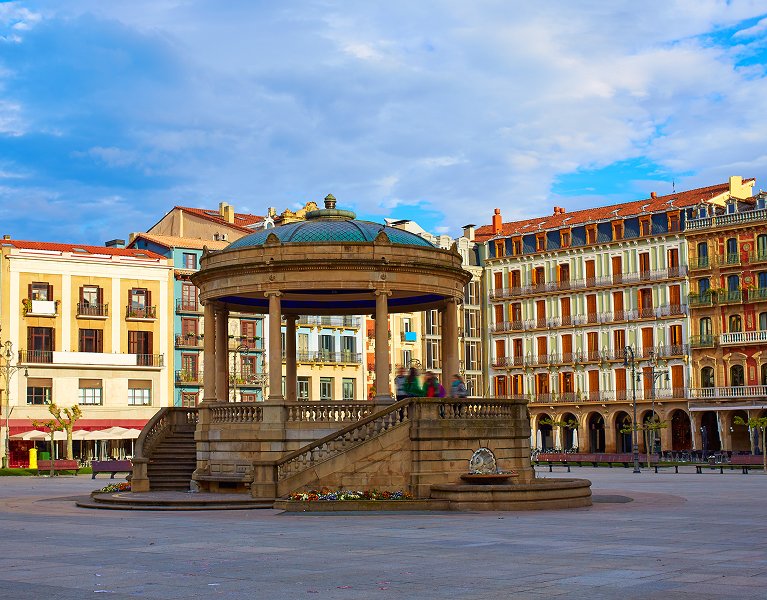 ¡Bienestar en el norte! Pamplona con SPA incluido
