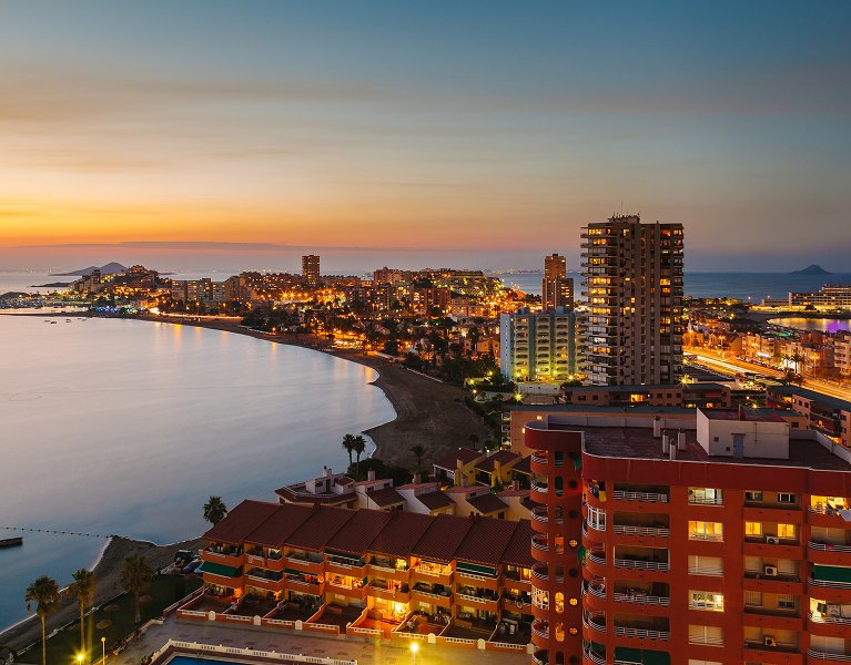 Dos mares, hotel 4* y desconexión total: el Mar Menor te espera