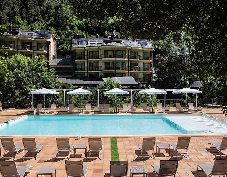 ¡Arinsal, la joya de Andorra! Descúbrela en hotel 4*