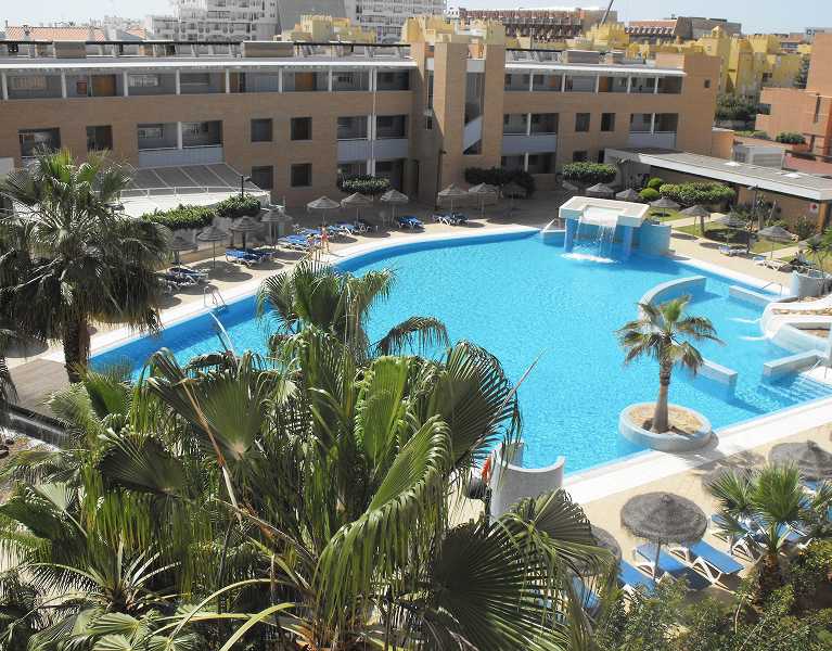 Disfruta de las vacaciones en Roquetas de Mar con hotel 4*