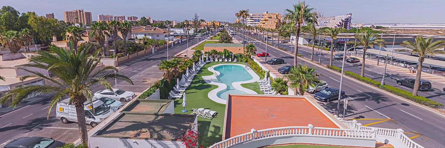 Sol, playa y confort 4* en Roquetas: vive la Costa de Almería
