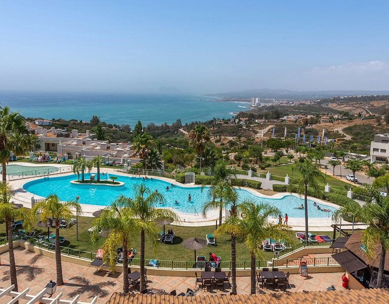 ¡Manilva te espera! Playas tranquilas y esencia malagueña en la Costa del Sol