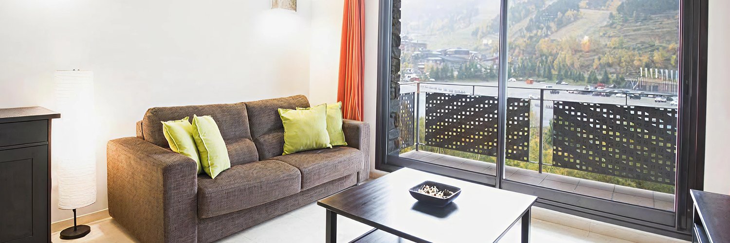 Despierta en Andorra con el Pirineo en la ventana