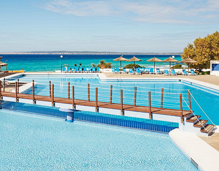 ¡Verano en Formentera! Hotel 3* con Todo Incluido + Ferry al paraíso mediterráneo