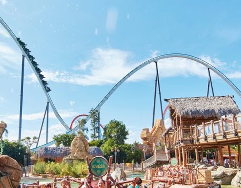 Salou con entradas a PortAventura World ¡Adrenalina y diversión!
