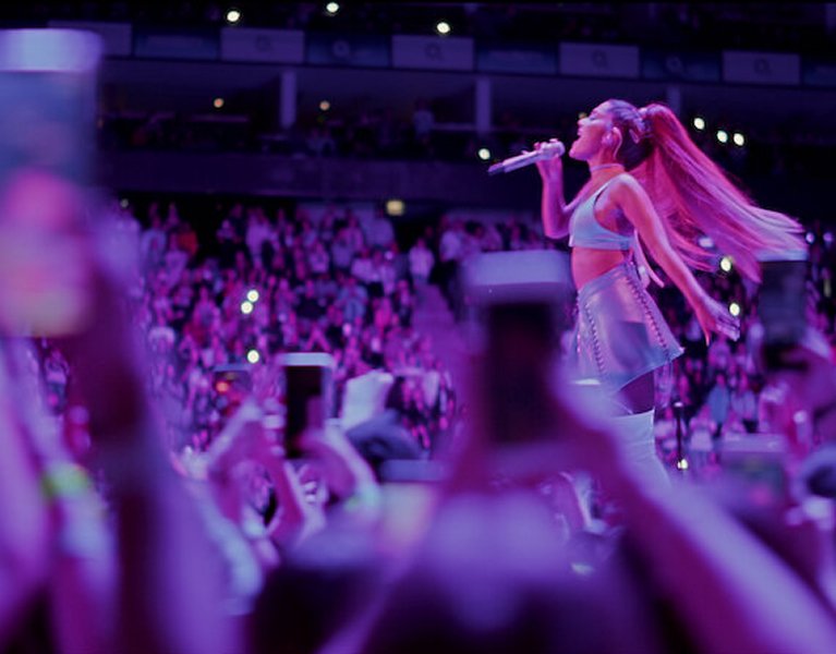 Vibra con Ariana Grande en Londres ¡vuelos incluidos!