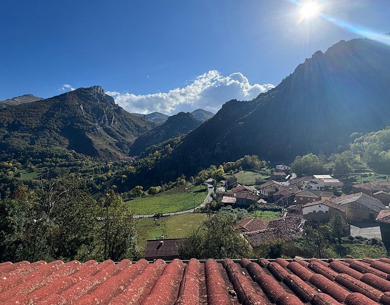 ¡Saborea Cantabria! Escapada rural en Dobres con cata incluida