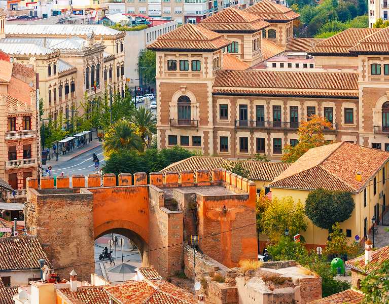 Historia, tapeo y mucho por descubrir: Granada en hotel 4*