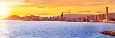 Coge tu sombrero y póntelo ¡Qué nos vamos a Benidorm!
