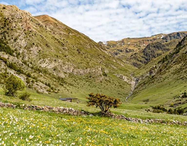 Siente la altura del Canillo desde tu hotel de 4* en Andorra