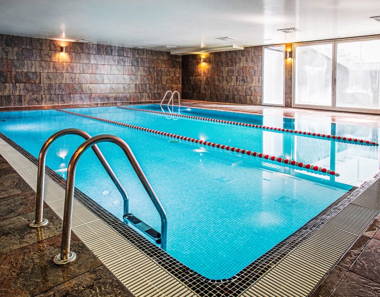 ¡A un paso de Valencia! Hotel 4* con Piscina Climatizada