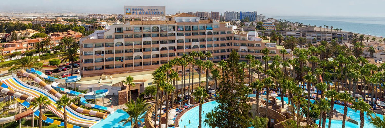 Acaba el verano en Roquetas de Mar y hotel 4* con toboganes