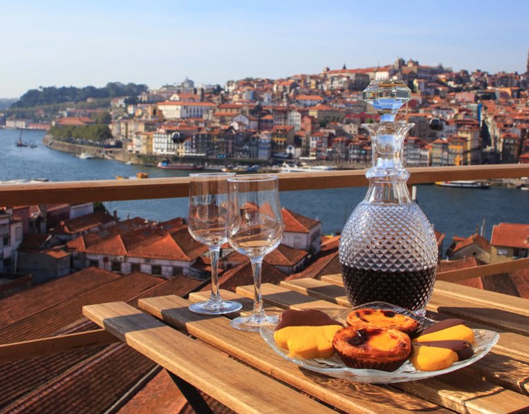 Oporto de lujo: hotel 5*, crucero y cata de vinos
