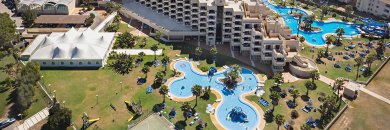 Chapuzones, sol y diversión en la Costa de Almería: hotel 4* con toboganes