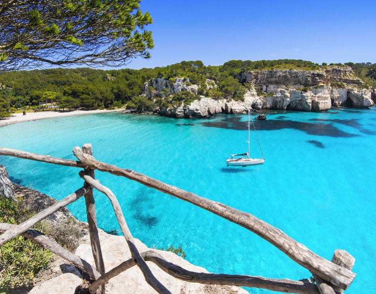 ¡La Ibiza más auténtica! Hotel en Es Canar a pasos del mar